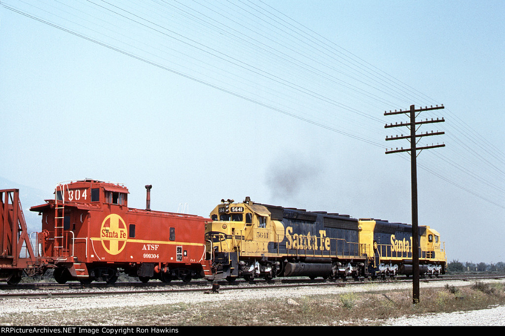 ATSF 5641 and ATSF 999304 (REPOST)